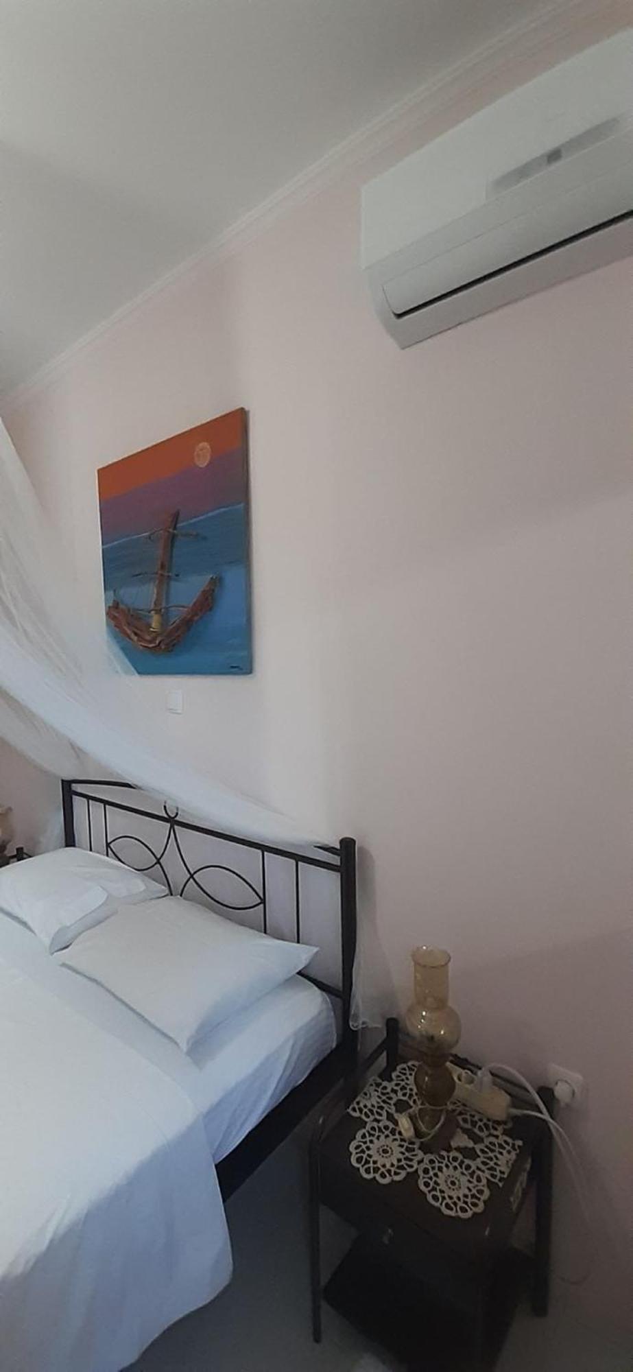 Blue & White Maisonette Over The Sea Near Sounio 수니언 외부 사진